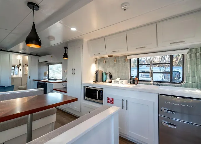 Holiday home Cozy Airstream Getaway In Downtown Az Near Whiskey Row Prescott